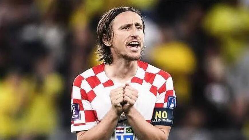 扑克脸修炼手册：如何在任何压力下都保持面无表情？（练就钢铁扑克脸：压力再大也能面不改色）