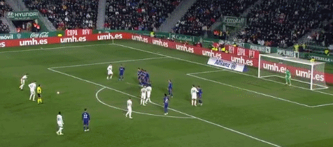 阿隆索告别皇马，利物浦拜仁曼城关注其执教动向