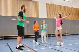 记者：卡马文加腿筋疼痛，可能缺席法国与乌克兰的比赛