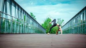 伤病无碍！徐杰兜出来迎着防守 坚决出手超远三分一箭穿心！